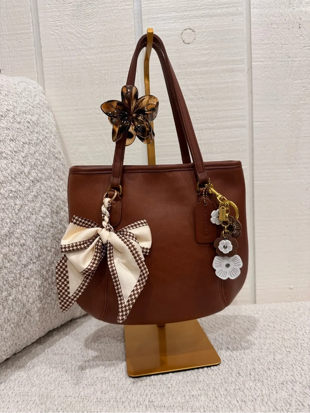 vintage Coach medium framed pouch shoulder bag